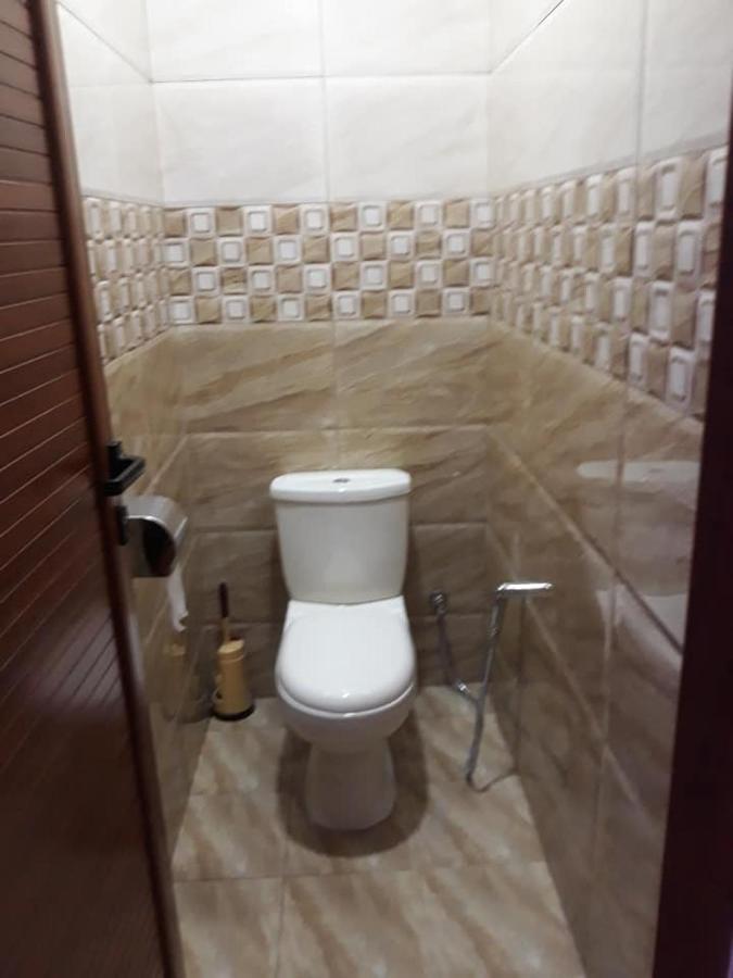 Rs Villas - Three Bedrooms Share Apartment With Private Room And Free Wifi And 100Mts To The Beach And Ac And 100Mts To Bus Stop And Pool Flic en Flac ภายนอก รูปภาพ